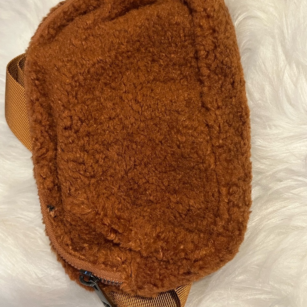 ☀️NEW☀️Women’s Brown Faux Fur Crossbody